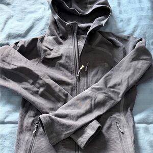 The North Face women’s summit series Lightweight Jacket